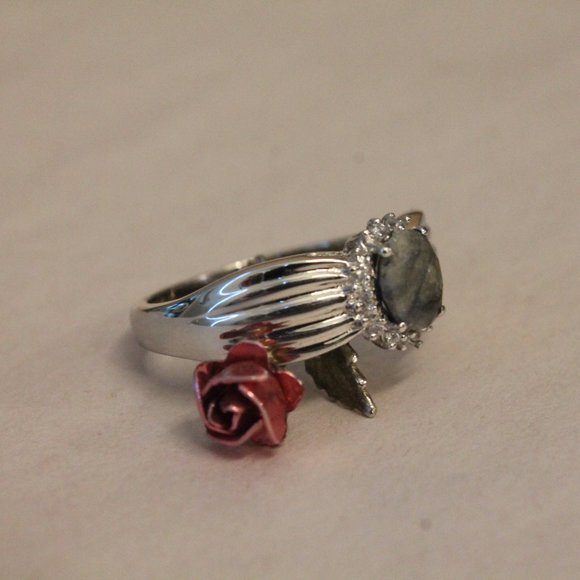 Silver Ring with Opaque Emerald - Picture 3 of 13